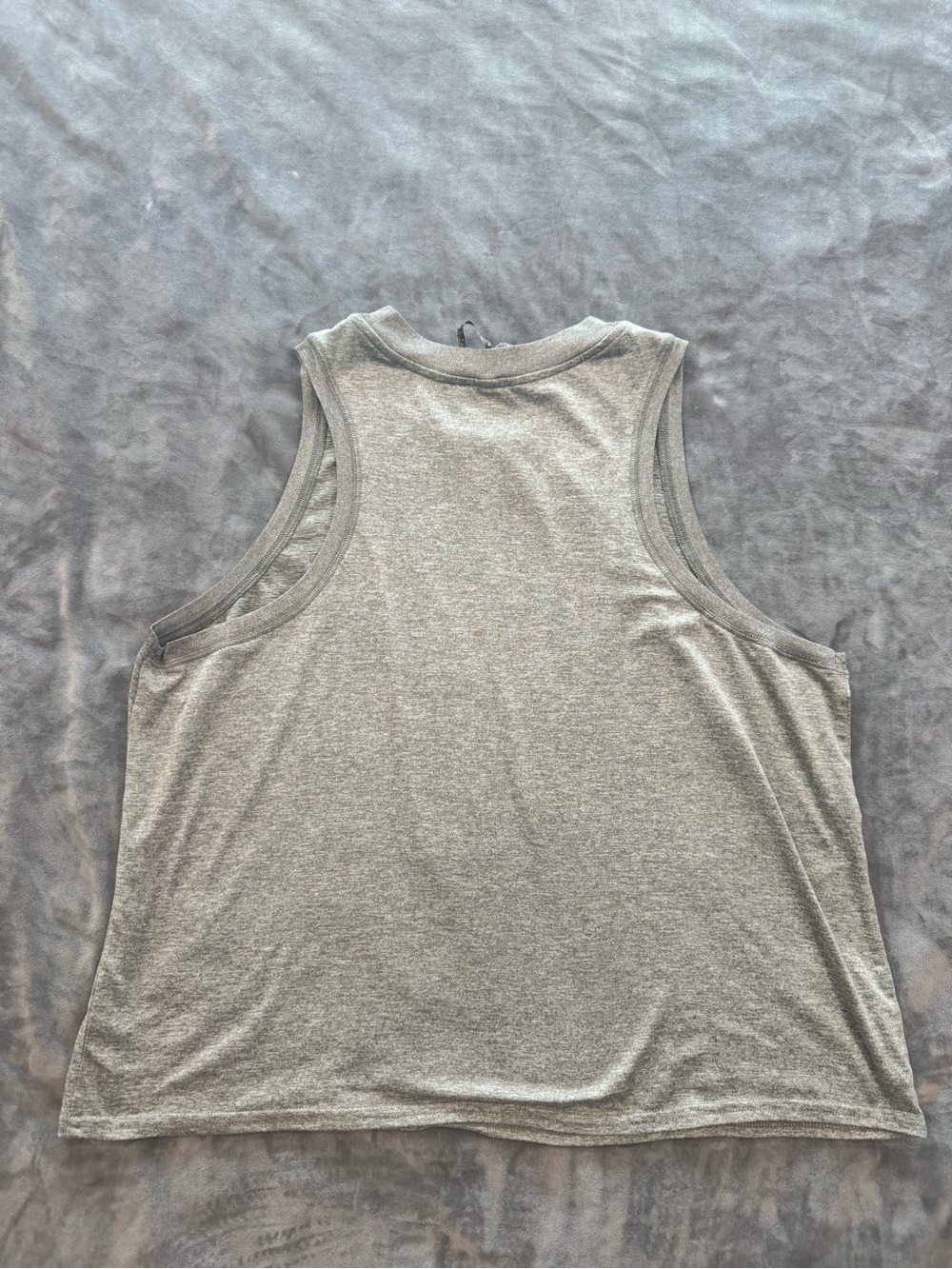 Vuori Energy Tank Top | Women's Large | Heather Gray | Activewear - Picture 8 of 8